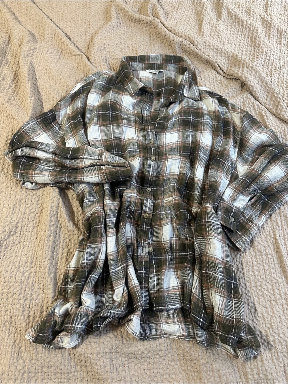American Eagle Outfitters Green and White Plaid Button-Down Shirt